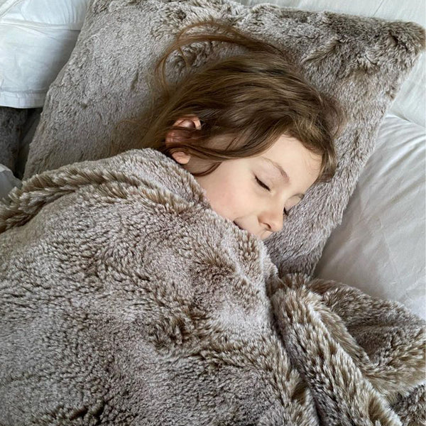 Deluxe Faux Fur Throw