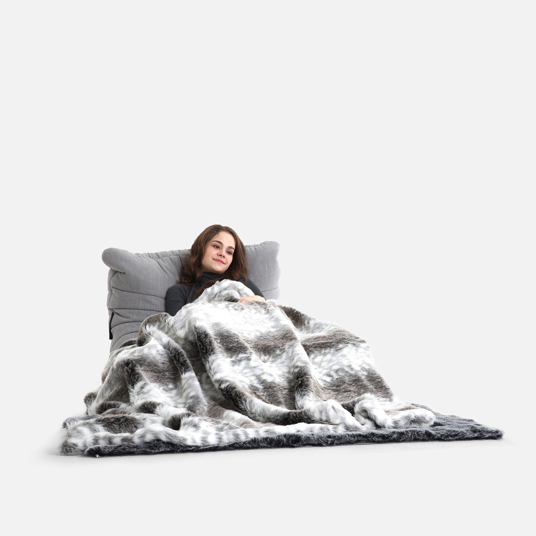 Deluxe Faux Fur Throw