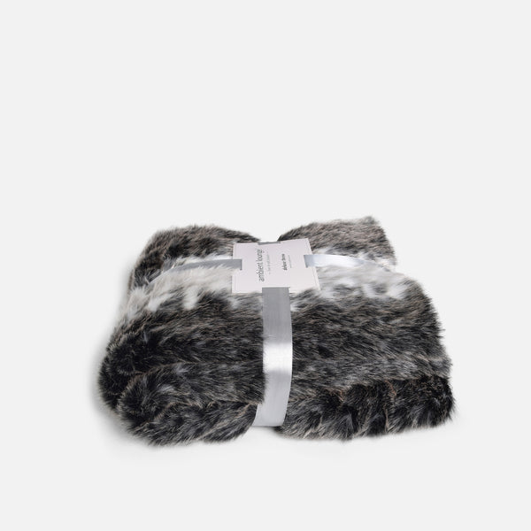 Deluxe Faux Fur Throw